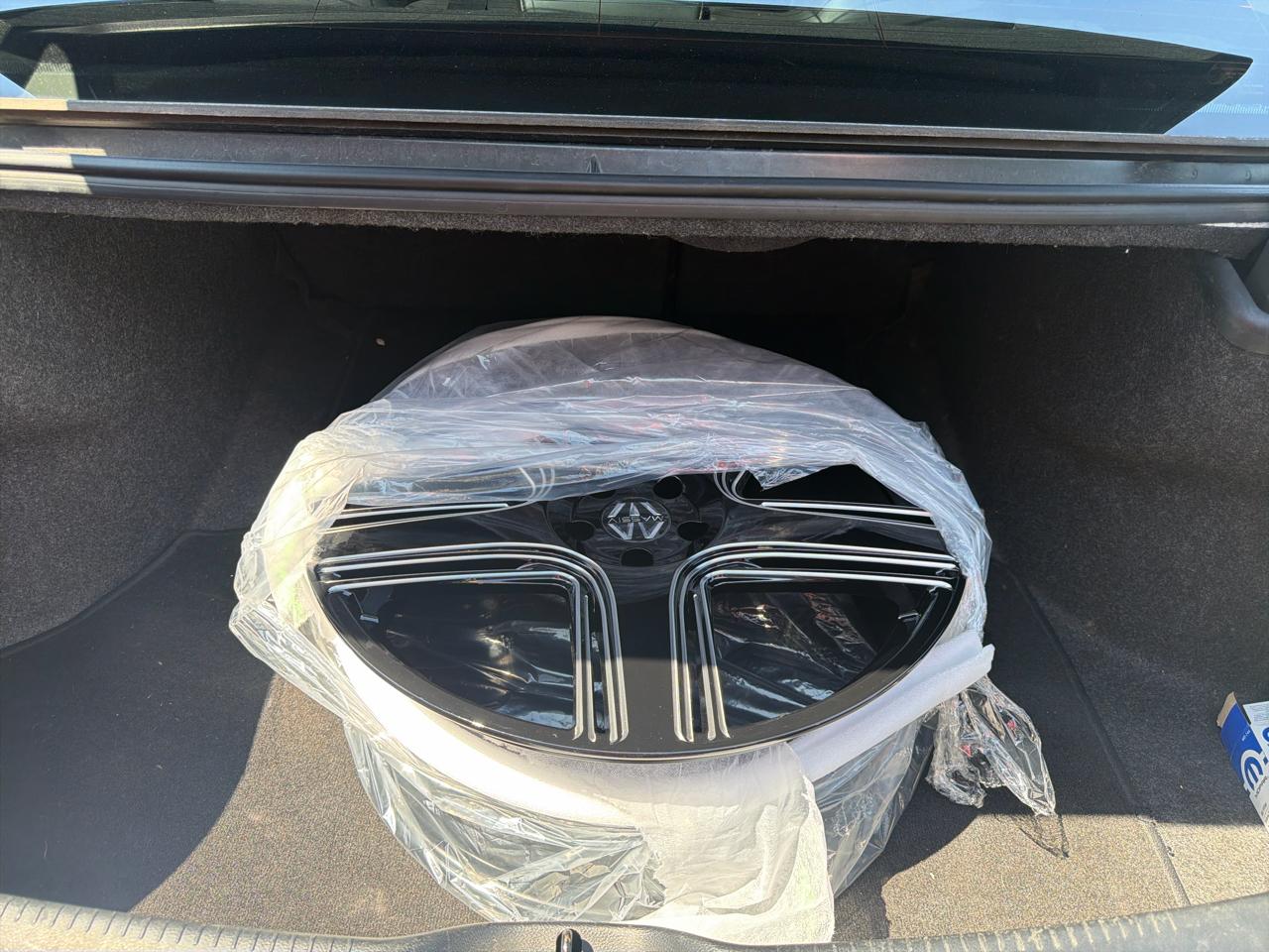 Chrysler 300 4dr Sdn RWD 2013