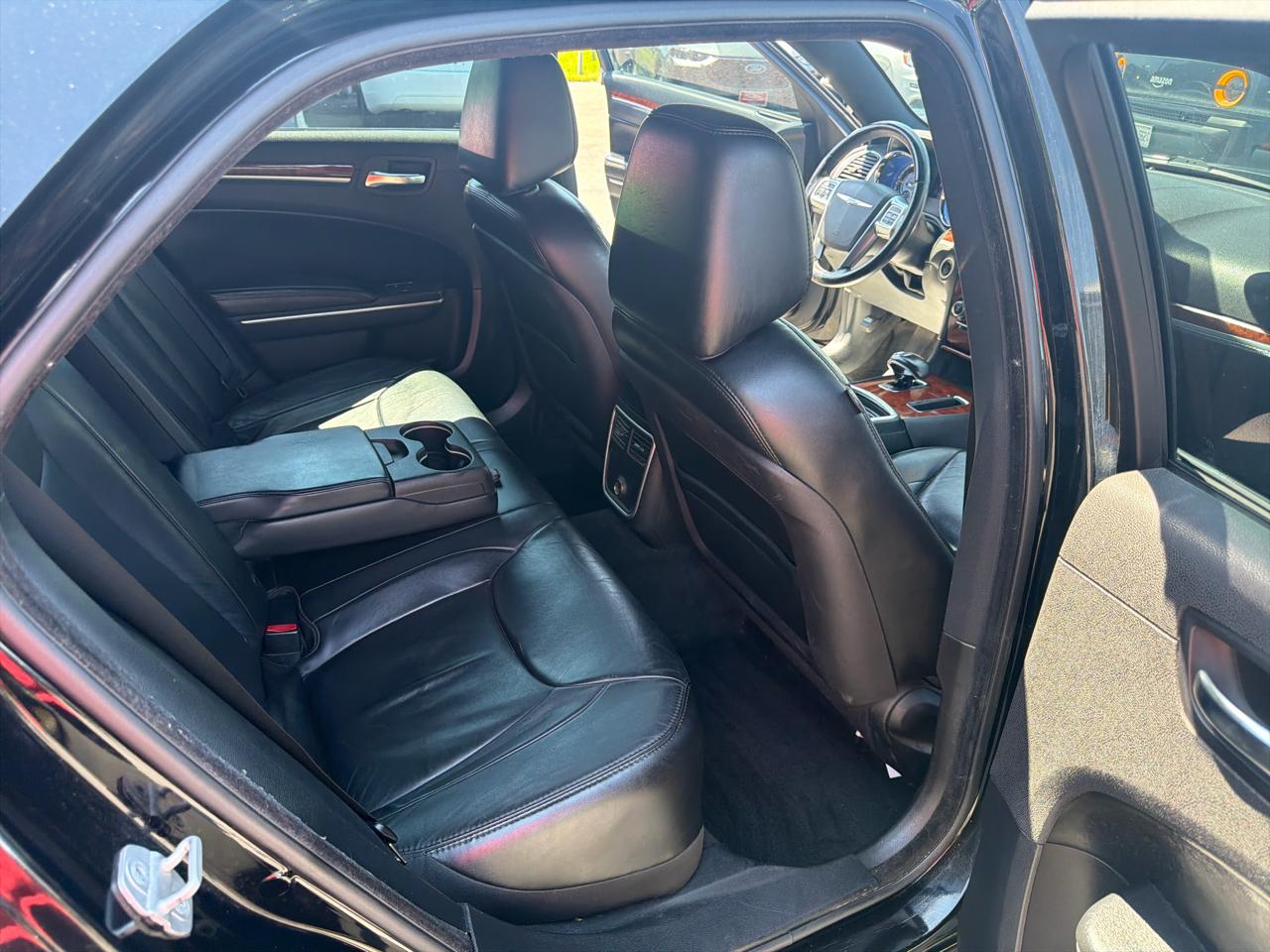 Chrysler 300 4dr Sdn RWD 2013