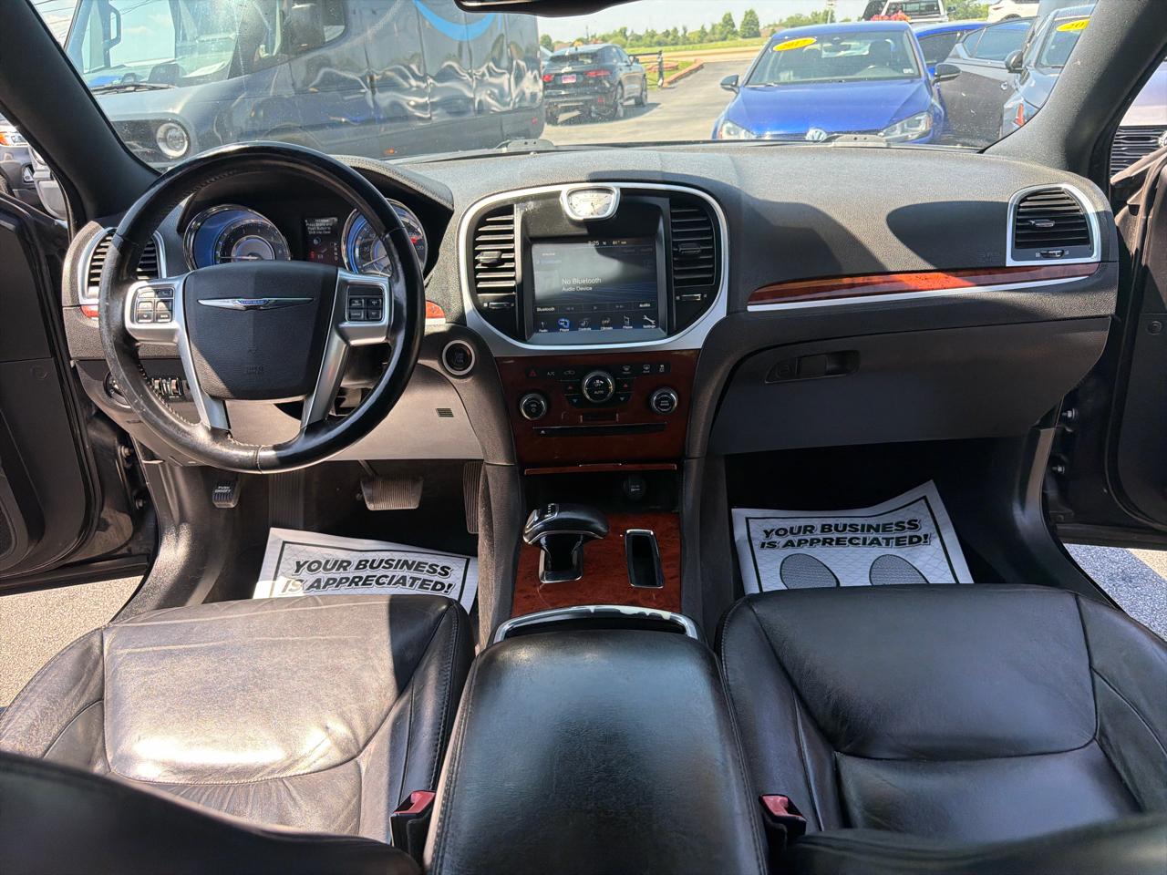 Chrysler 300 4dr Sdn RWD 2013