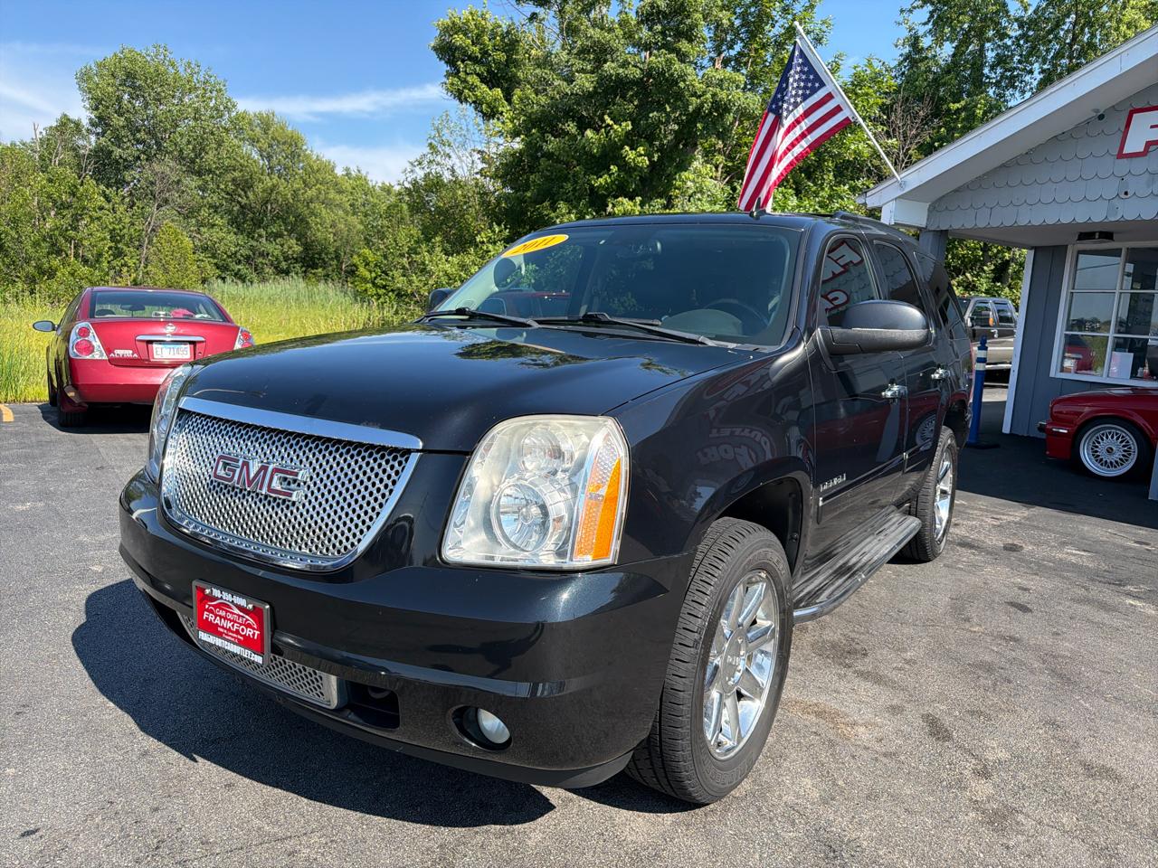 GMC Yukon AWD 4dr 1500 Denali 2011