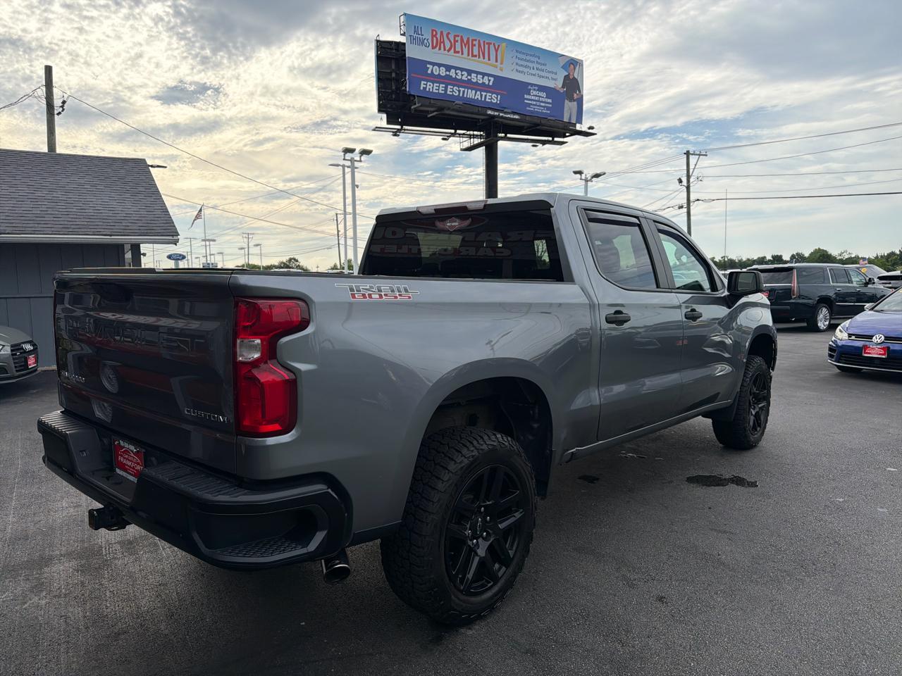 Chevrolet Silverado 1500 4WD Crew Cab 147" Custom Trail Boss 2021