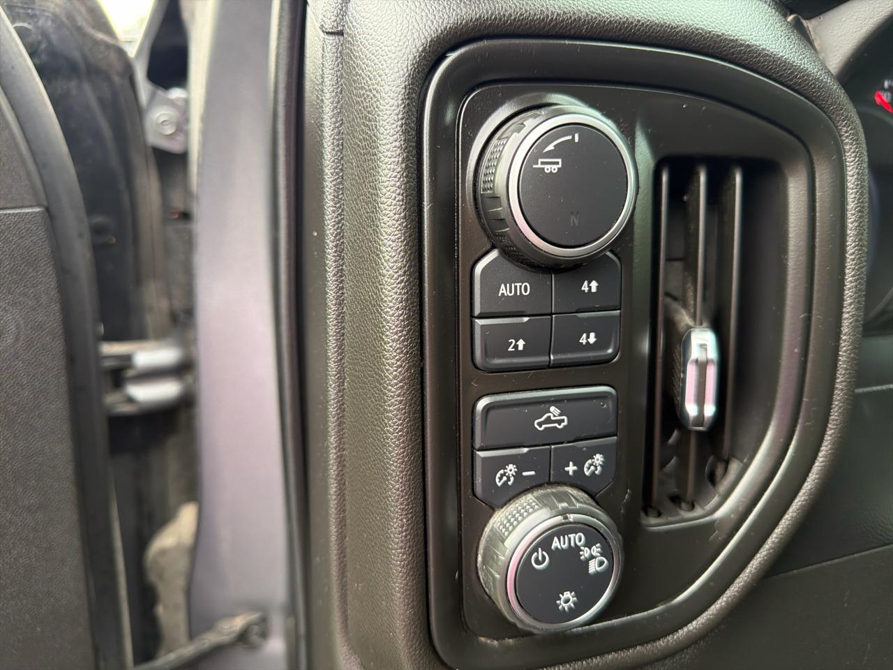 Chevrolet Silverado 1500 4WD Crew Cab 147" Custom Trail Boss 2021