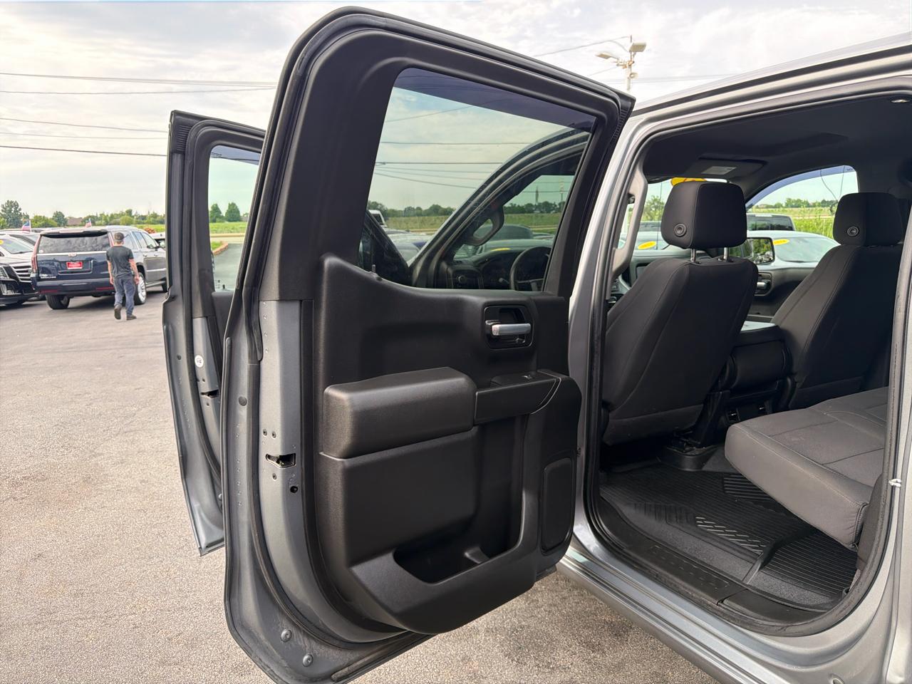 Chevrolet Silverado 1500 4WD Crew Cab 147" Custom Trail Boss 2021