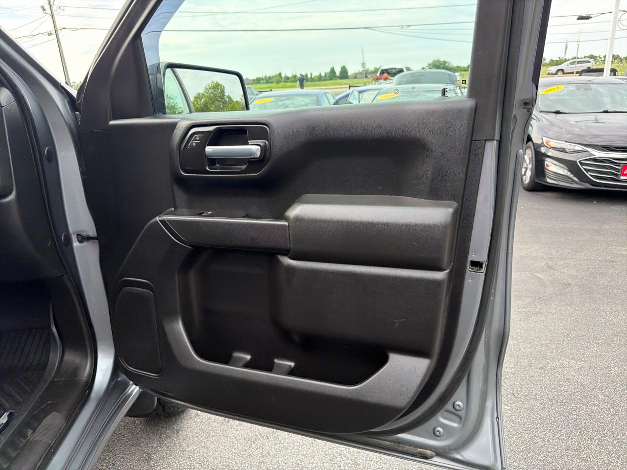 Chevrolet Silverado 1500 4WD Crew Cab 147" Custom Trail Boss 2021