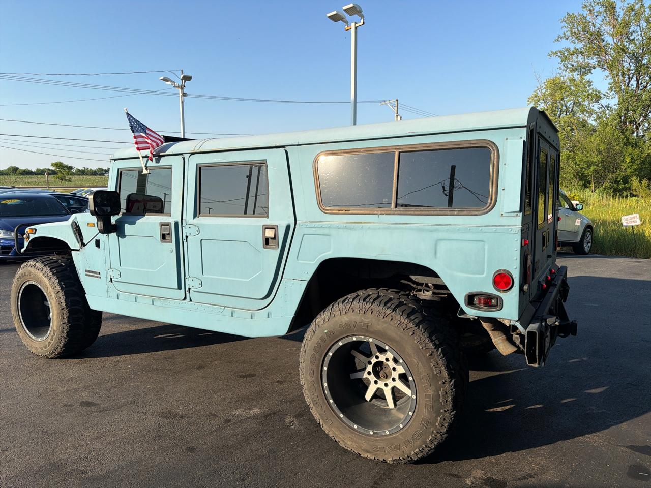 AM General Hummer 4-Passenger Wgn Enclosed 2001