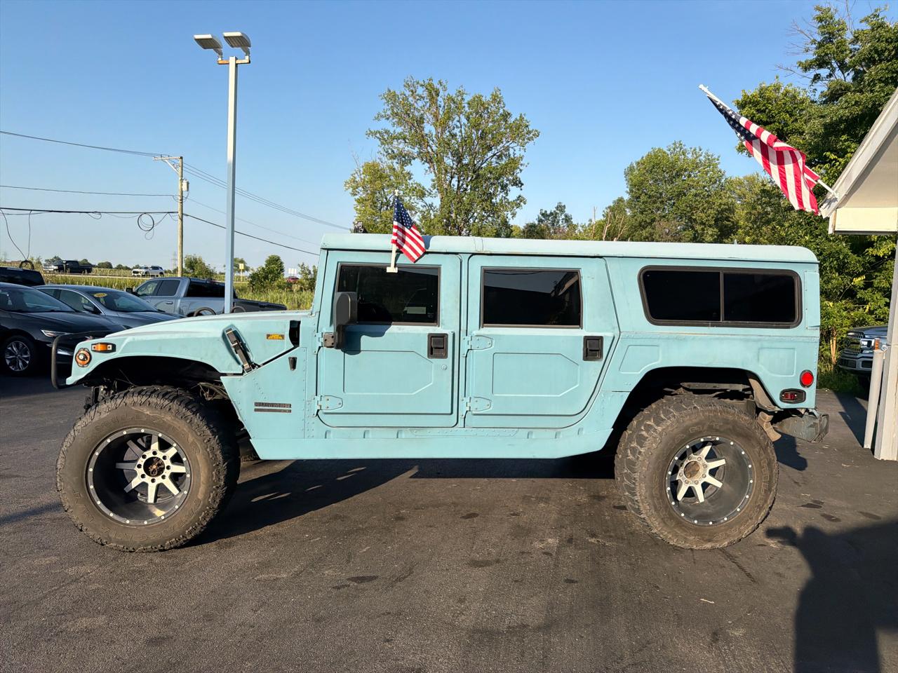 AM General Hummer 4-Passenger Wgn Enclosed 2001