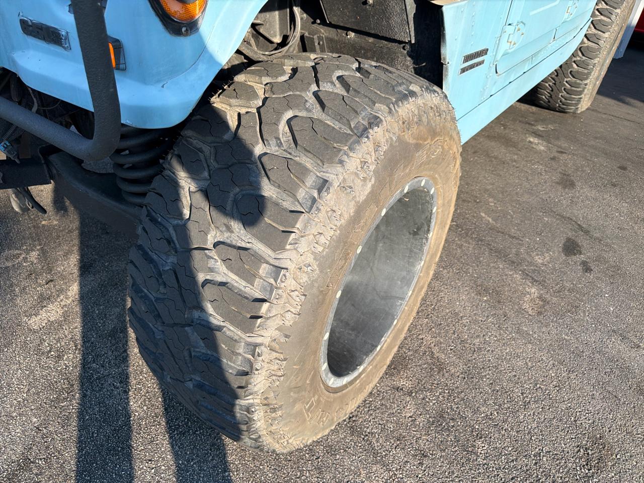 AM General Hummer 4-Passenger Wgn Enclosed 2001