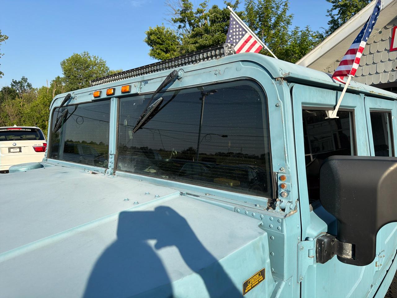 AM General Hummer 4-Passenger Wgn Enclosed 2001