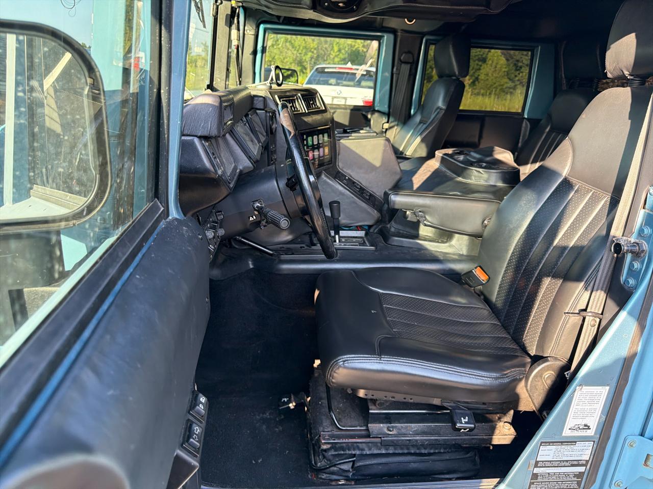 AM General Hummer 4-Passenger Wgn Enclosed 2001