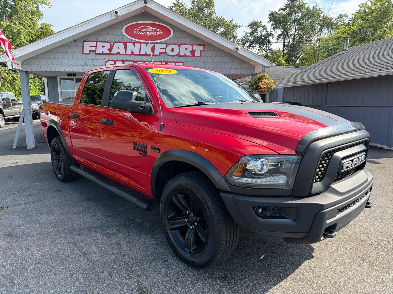 RAM 1500 Classic Warlock 4x4 Crew Cab 5'7" Box 2021