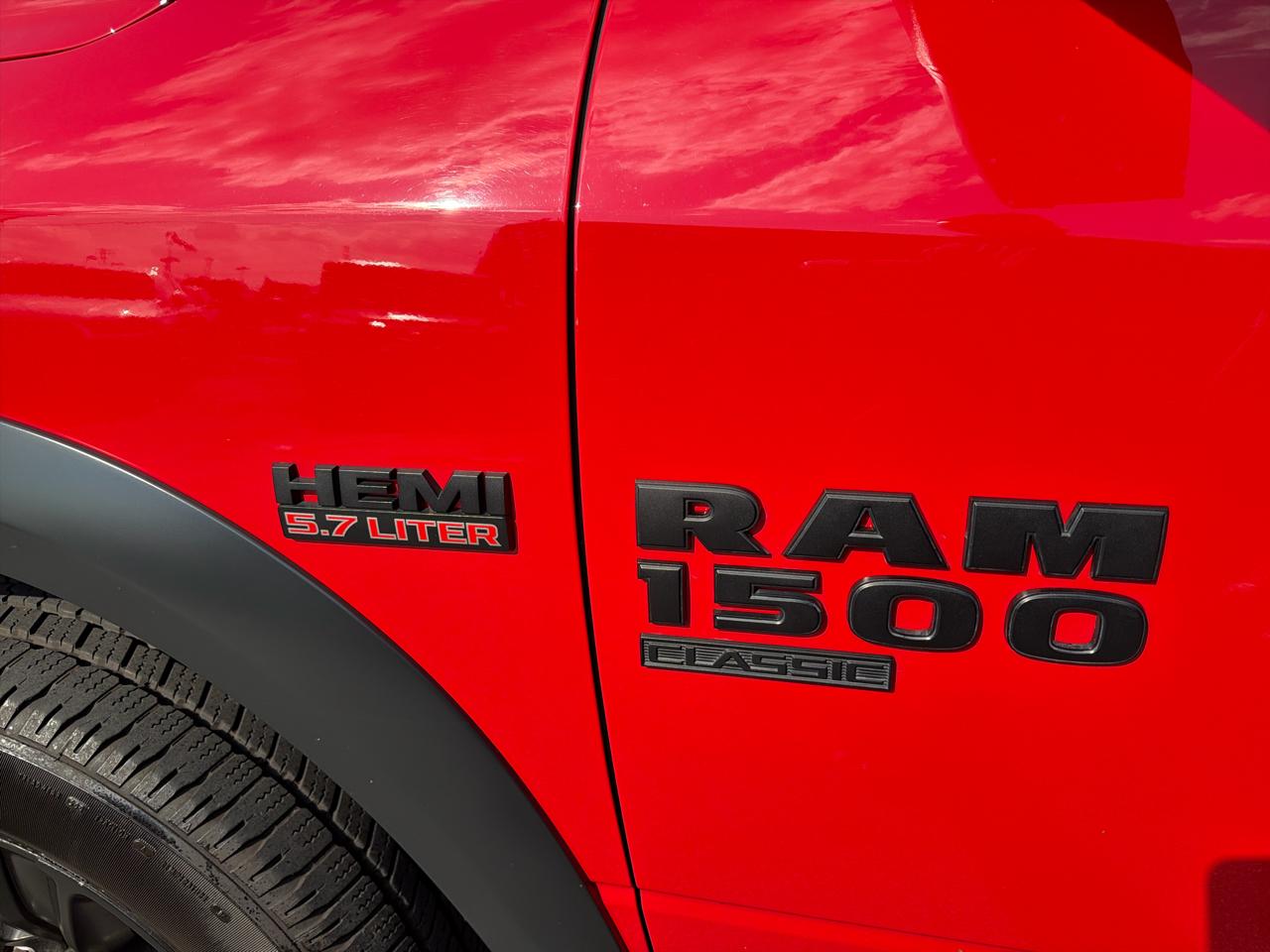 RAM 1500 Classic Warlock 4x4 Crew Cab 5'7" Box 2021