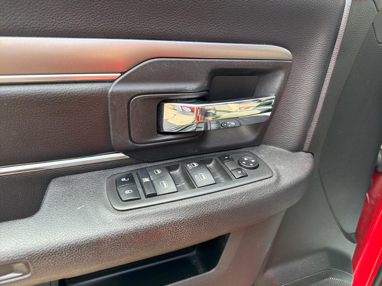 RAM 1500 Classic Warlock 4x4 Crew Cab 5'7" Box 2021