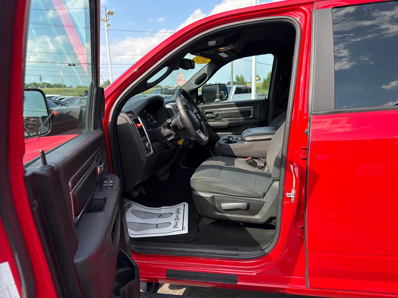 RAM 1500 Classic Warlock 4x4 Crew Cab 5'7" Box 2021