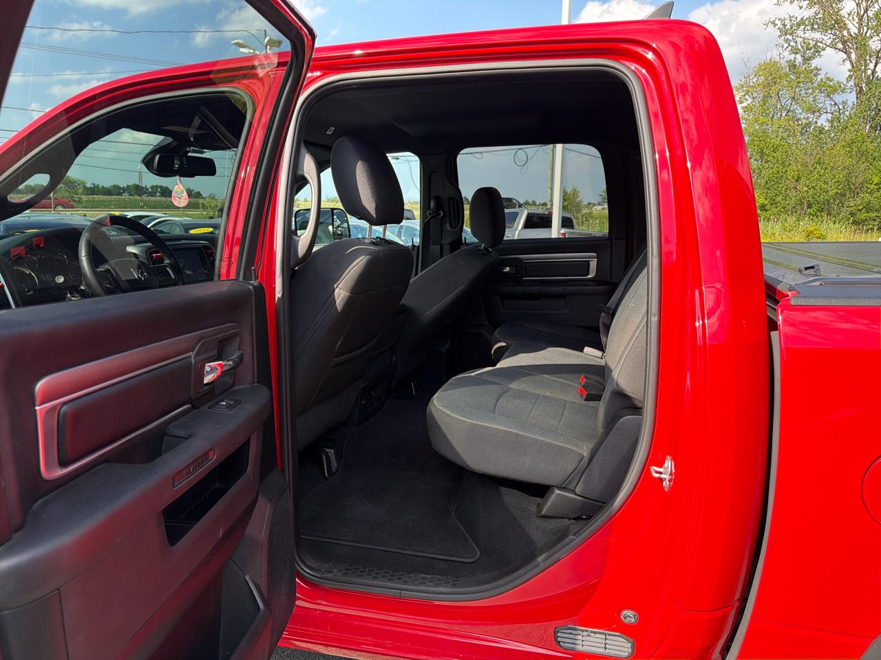RAM 1500 Classic Warlock 4x4 Crew Cab 5'7" Box 2021