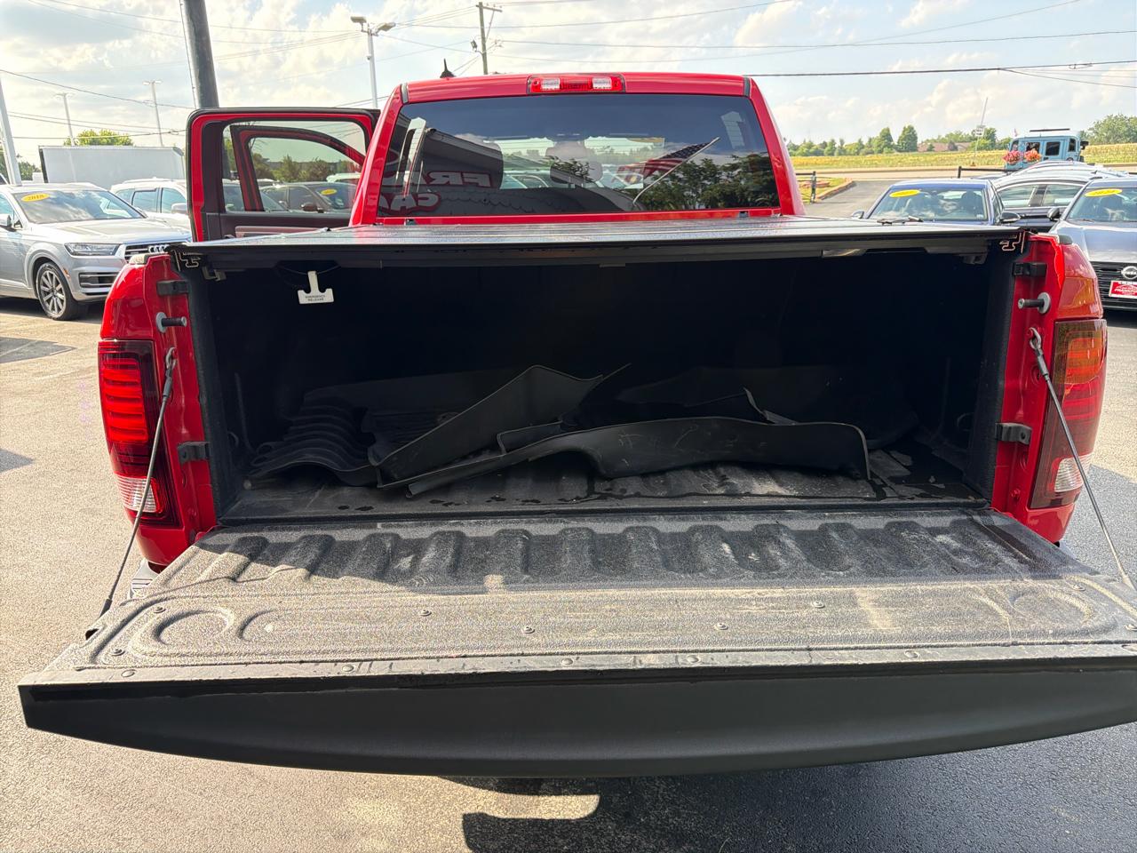RAM 1500 Classic Warlock 4x4 Crew Cab 5'7" Box 2021