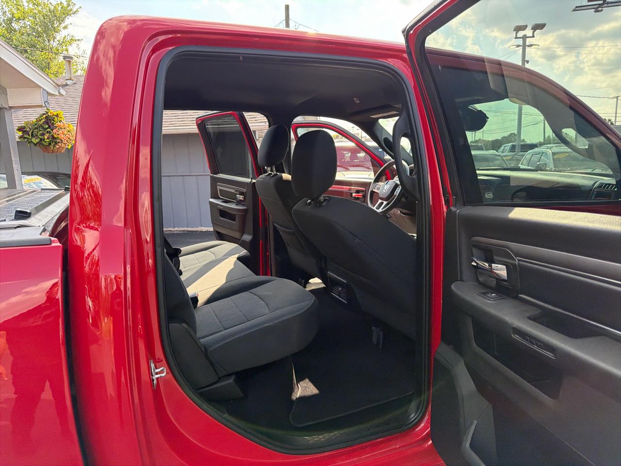 RAM 1500 Classic Warlock 4x4 Crew Cab 5'7" Box 2021
