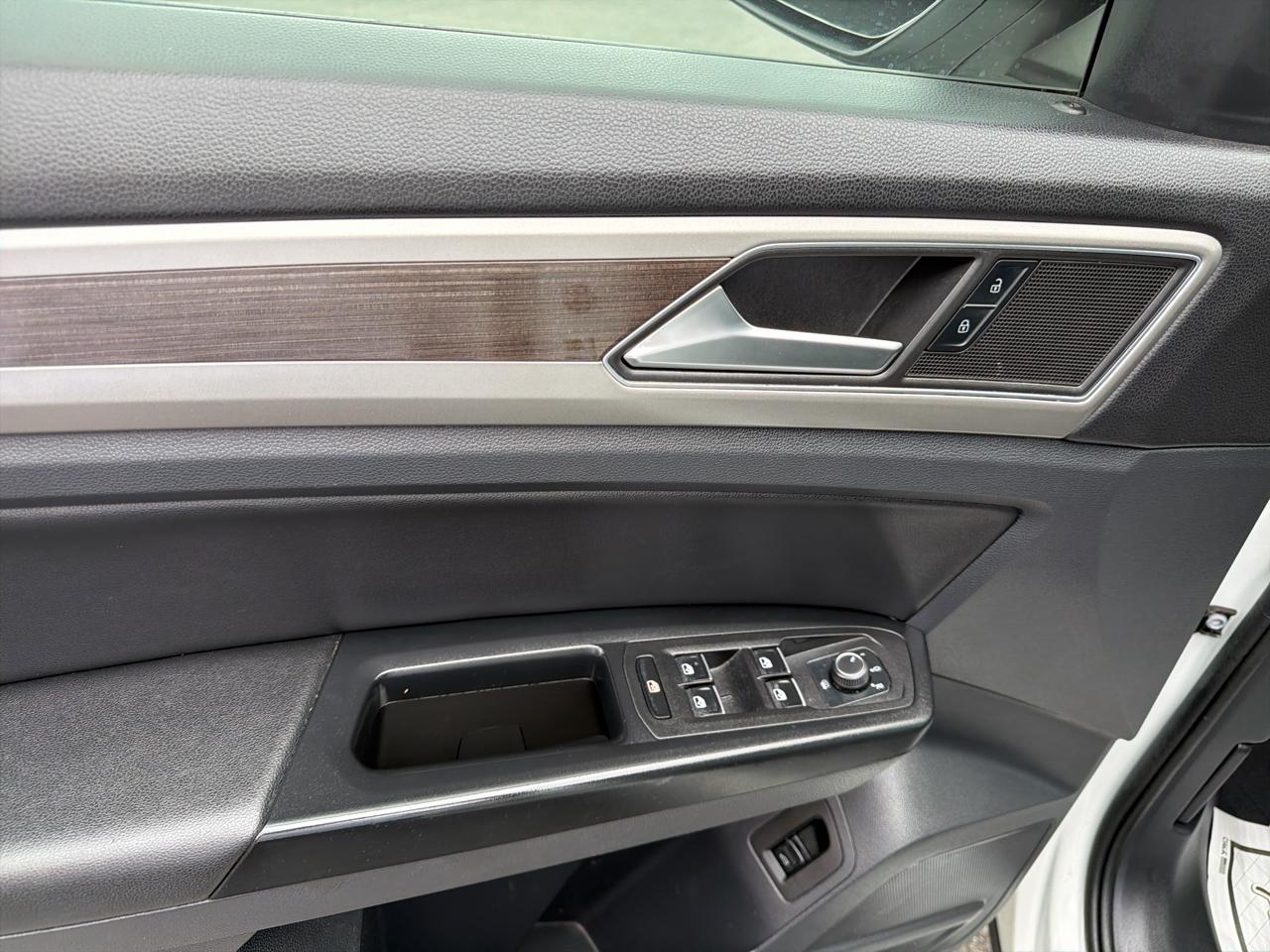Volkswagen Atlas 3.6L V6 SEL R-Line FWD 2019