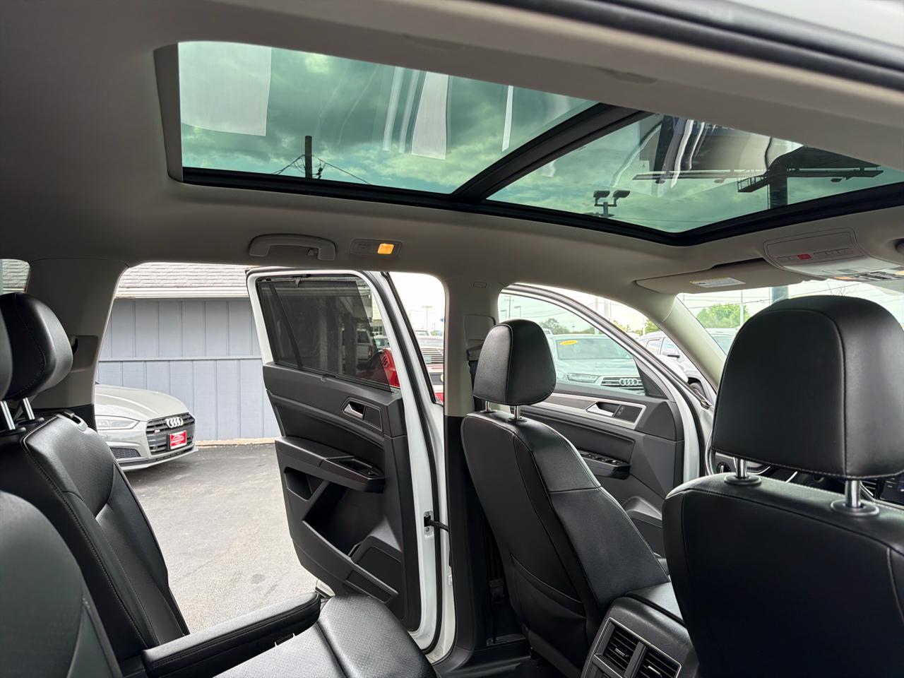 Volkswagen Atlas 3.6L V6 SEL R-Line FWD 2019