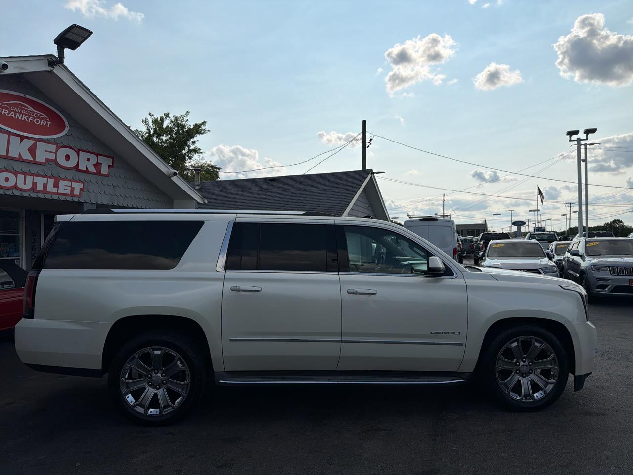 GMC Yukon XL 4WD 4dr Denali 2015