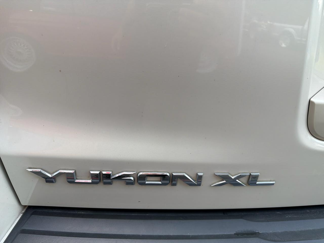 GMC Yukon XL 4WD 4dr Denali 2015