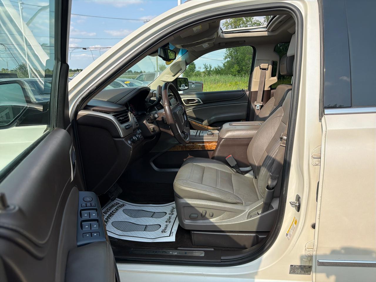 GMC Yukon XL 4WD 4dr Denali 2015