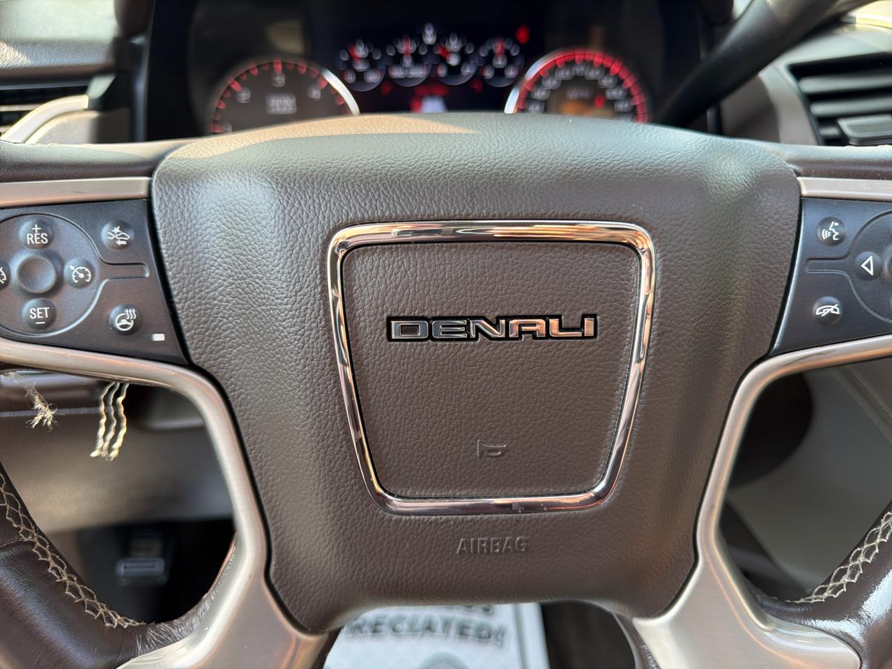 GMC Yukon XL 4WD 4dr Denali 2015