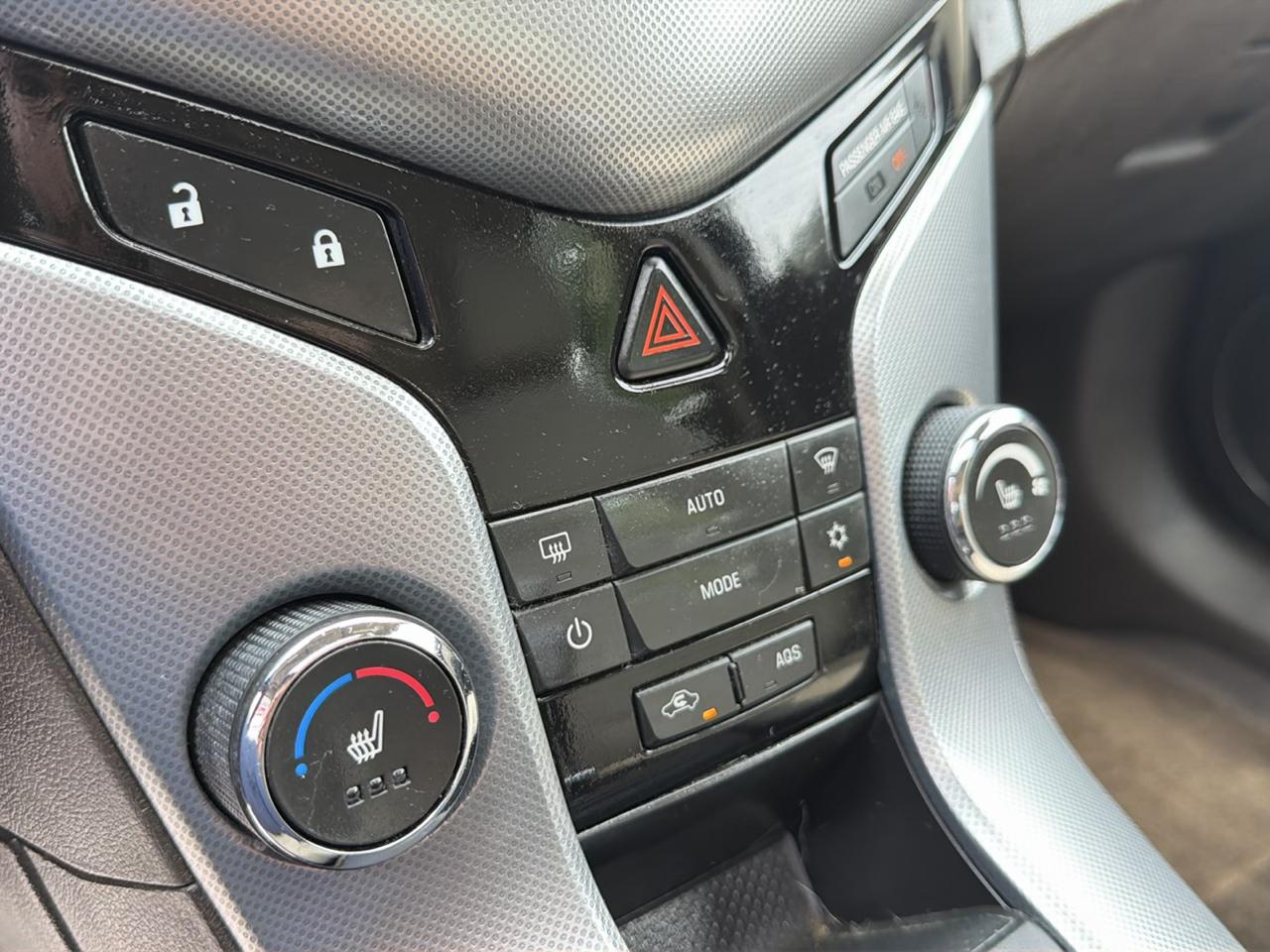 Chevrolet Cruze 4dr Sdn LTZ 2013