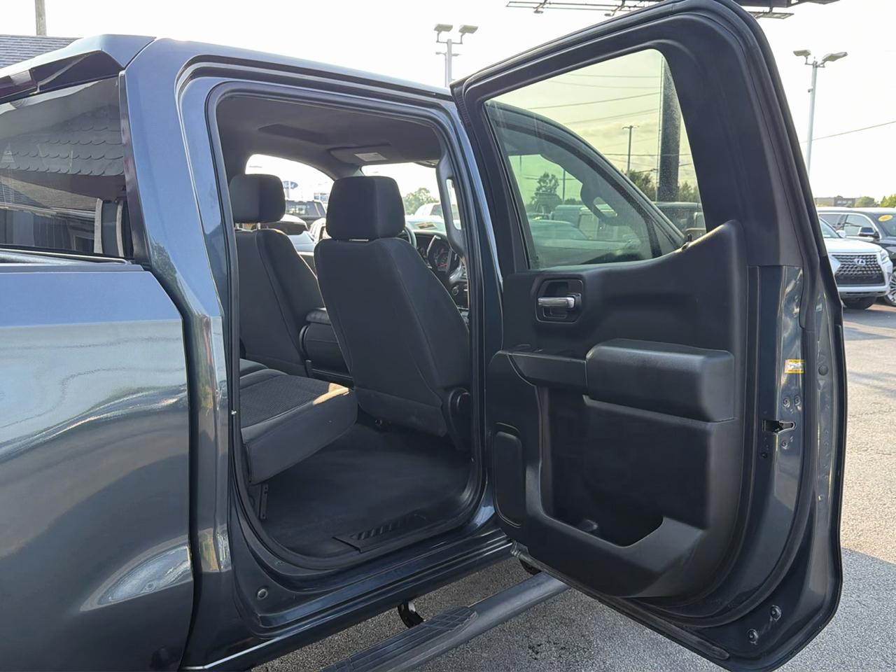 Chevrolet Silverado 1500 4WD Crew Cab 147" Custom Trail Boss 2020
