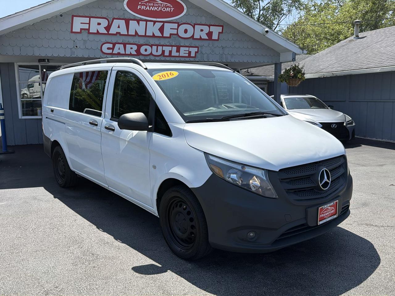 Mercedes-Benz Metris Cargo Van RWD 126" 2016