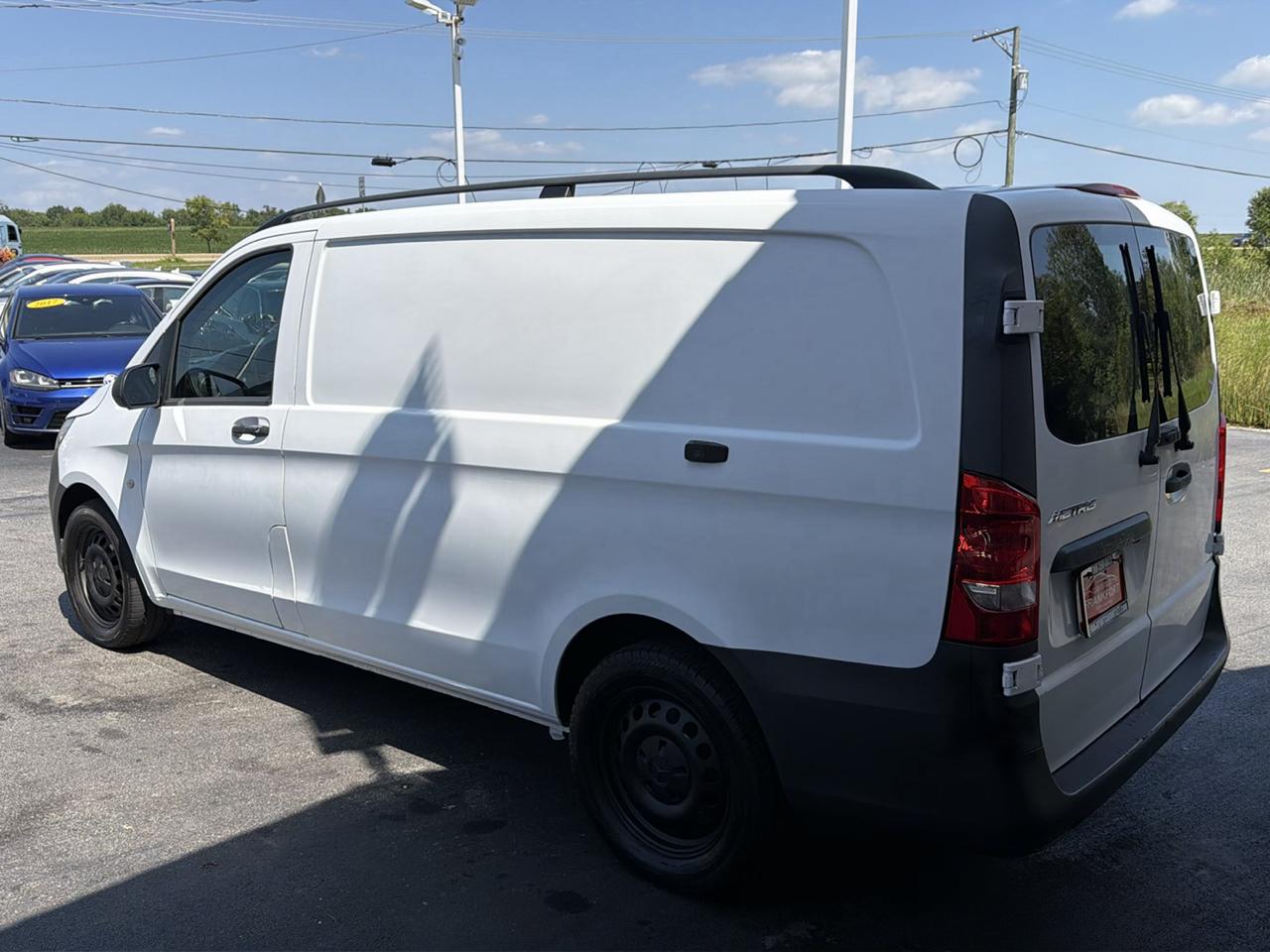 Mercedes-Benz Metris Cargo Van RWD 126" 2016