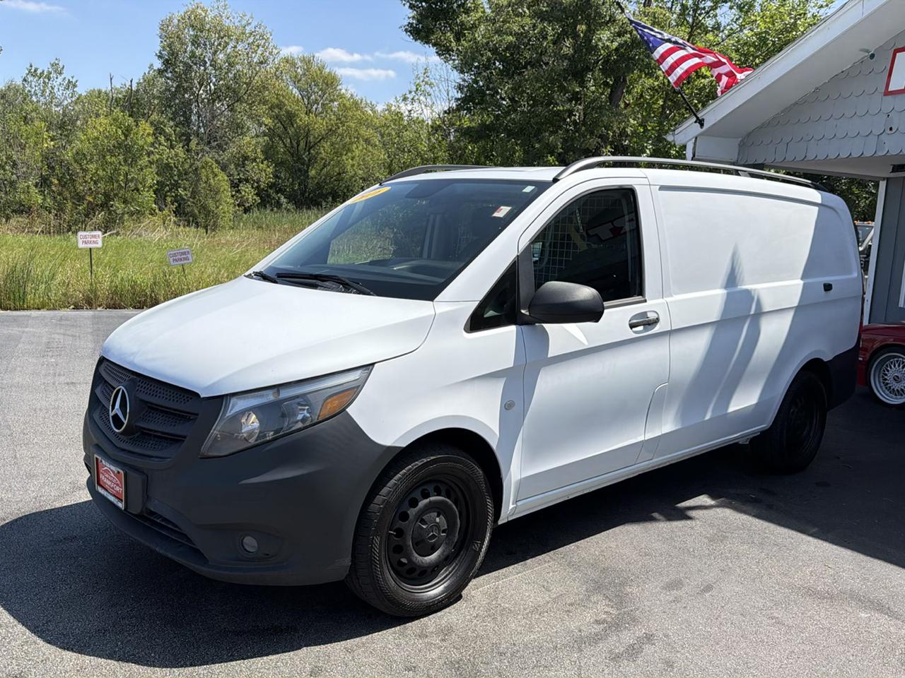 Mercedes-Benz Metris Cargo Van RWD 126" 2016