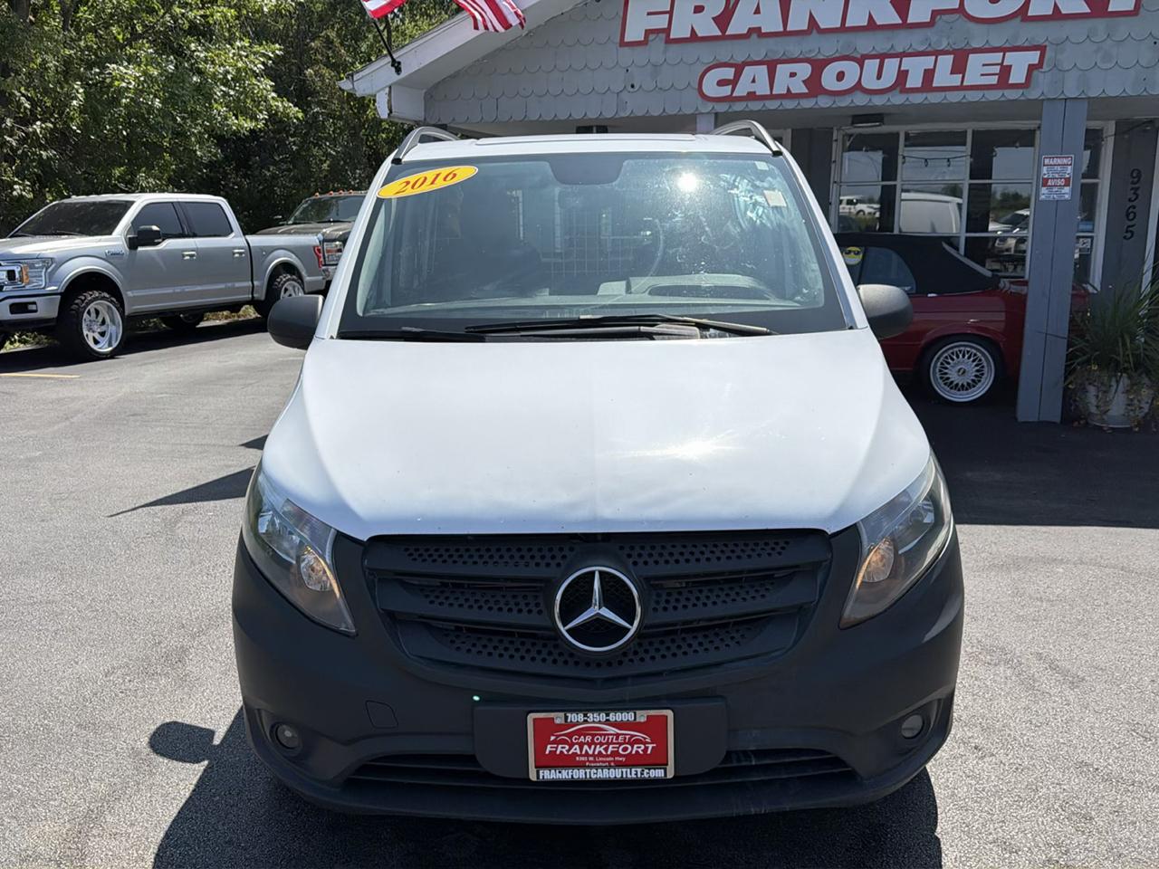 Mercedes-Benz Metris Cargo Van RWD 126" 2016