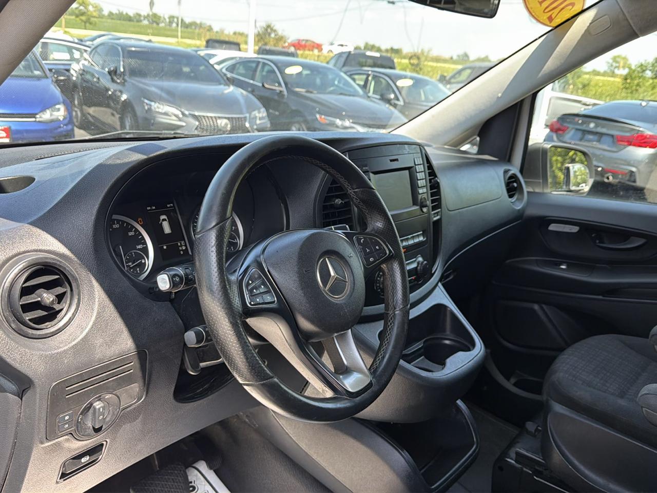 Mercedes-Benz Metris Cargo Van RWD 126" 2016