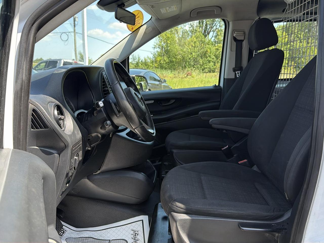 Mercedes-Benz Metris Cargo Van RWD 126" 2016
