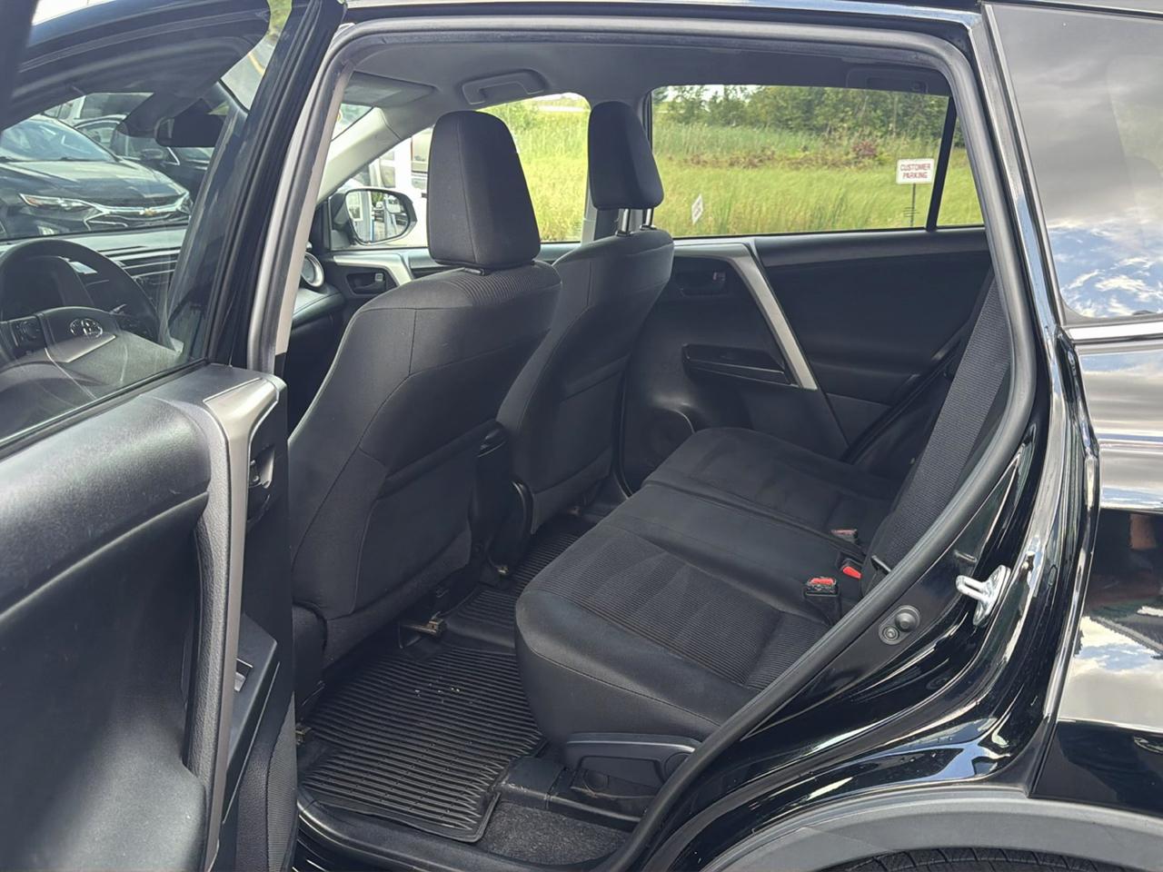 Toyota RAV4 LE AWD (Natl) 2018