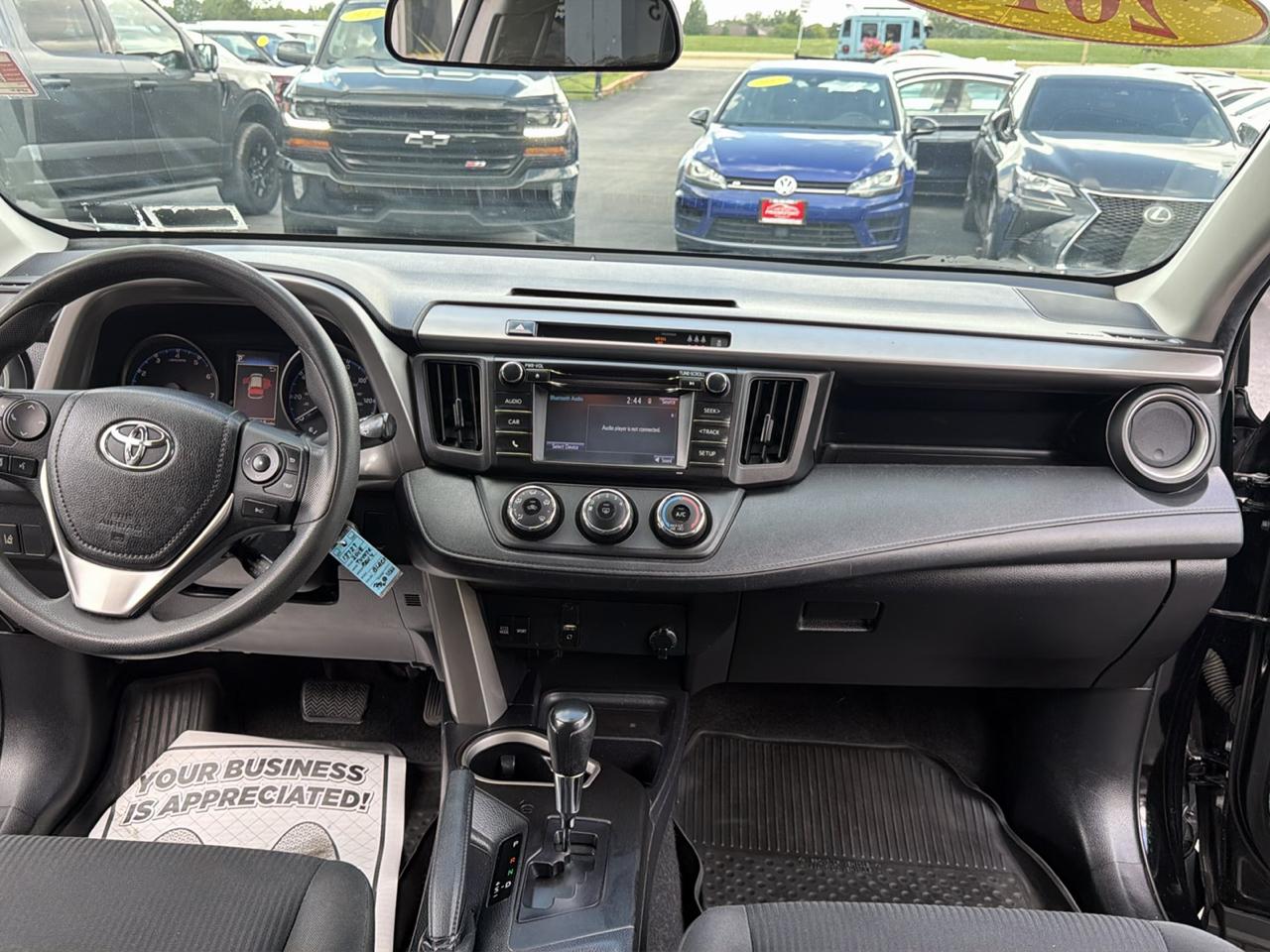 Toyota RAV4 LE AWD (Natl) 2018