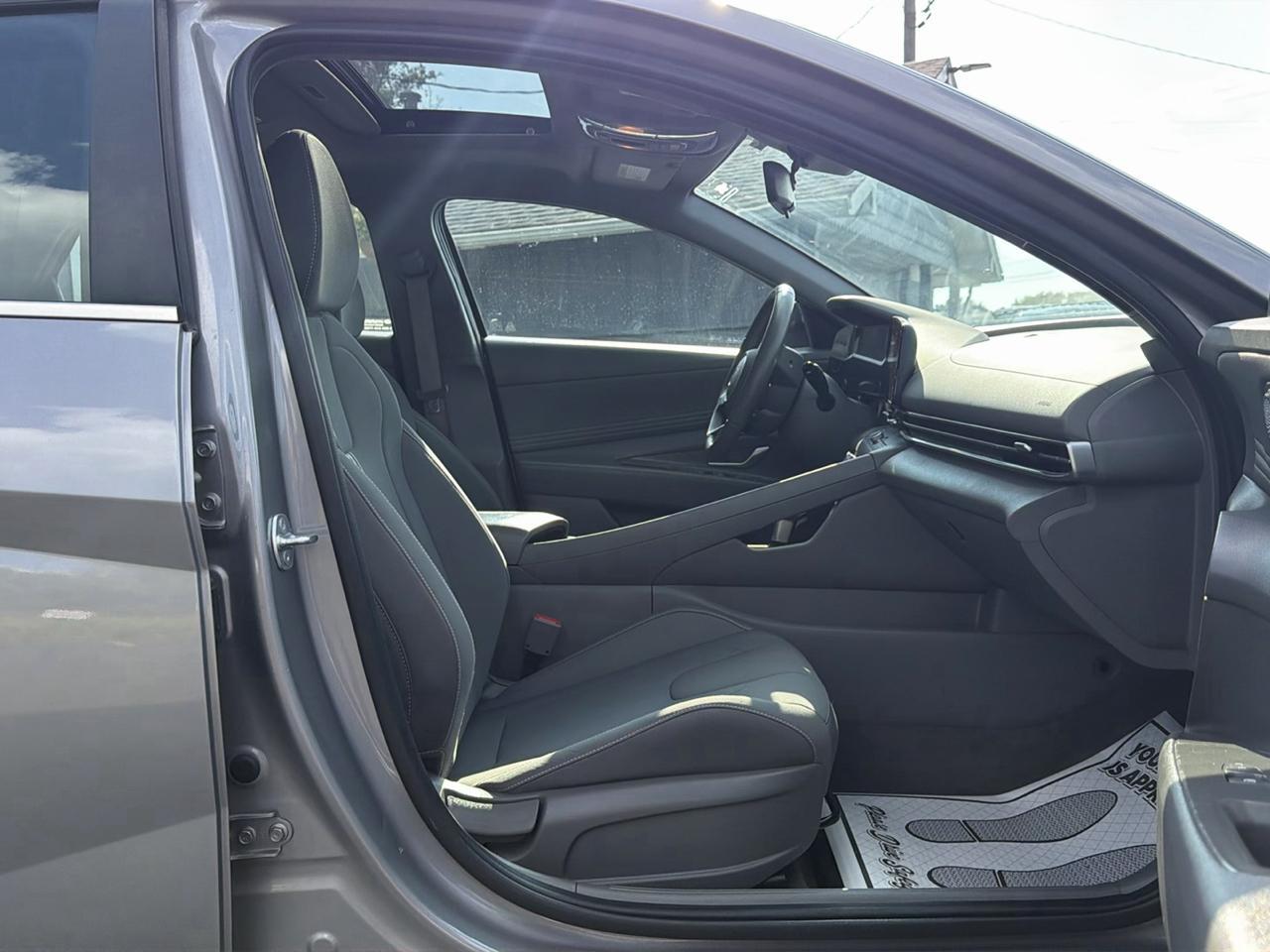 Hyundai Elantra SEL Convenience IVT 2025