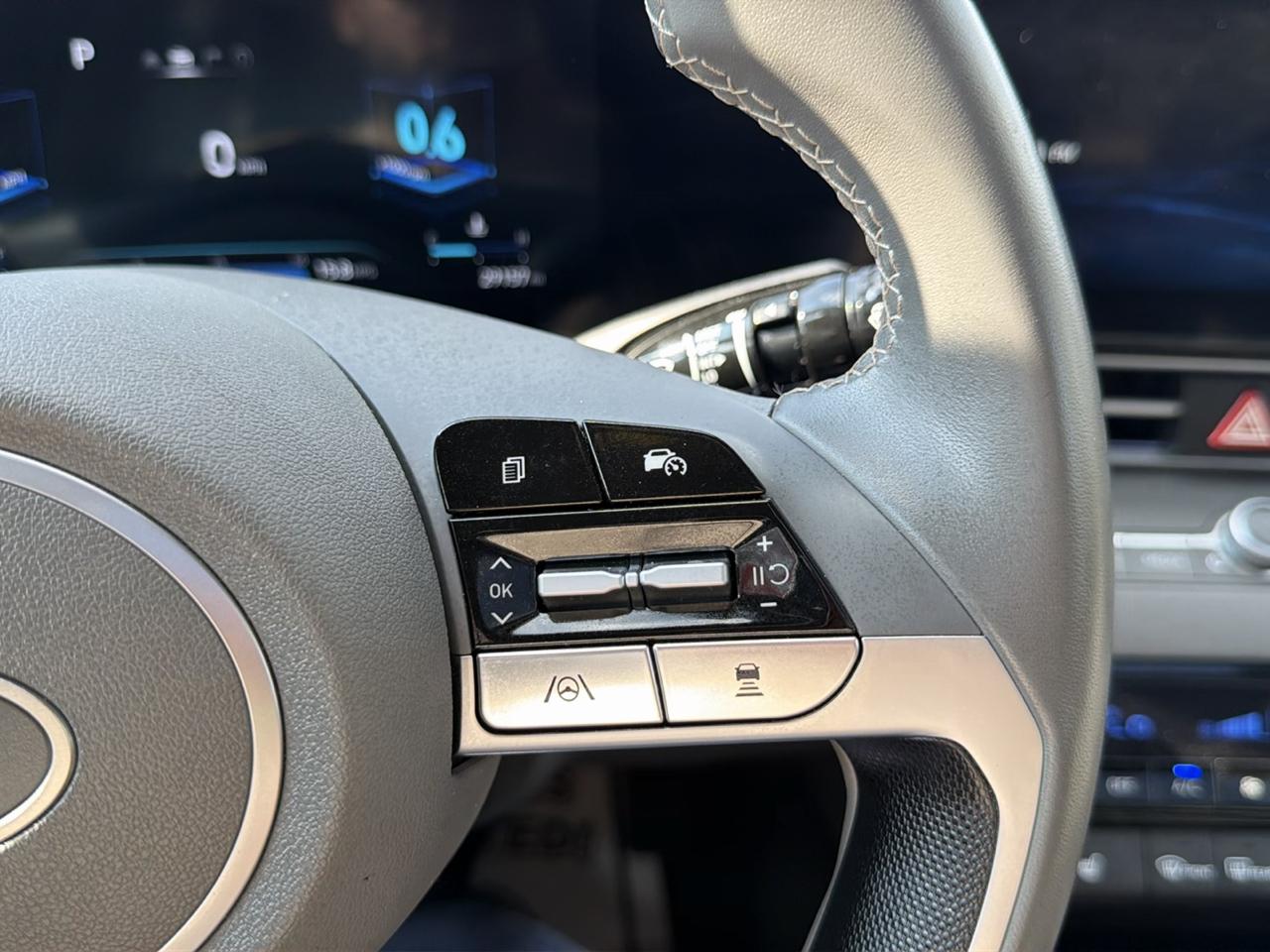 Hyundai Elantra SEL Convenience IVT 2025