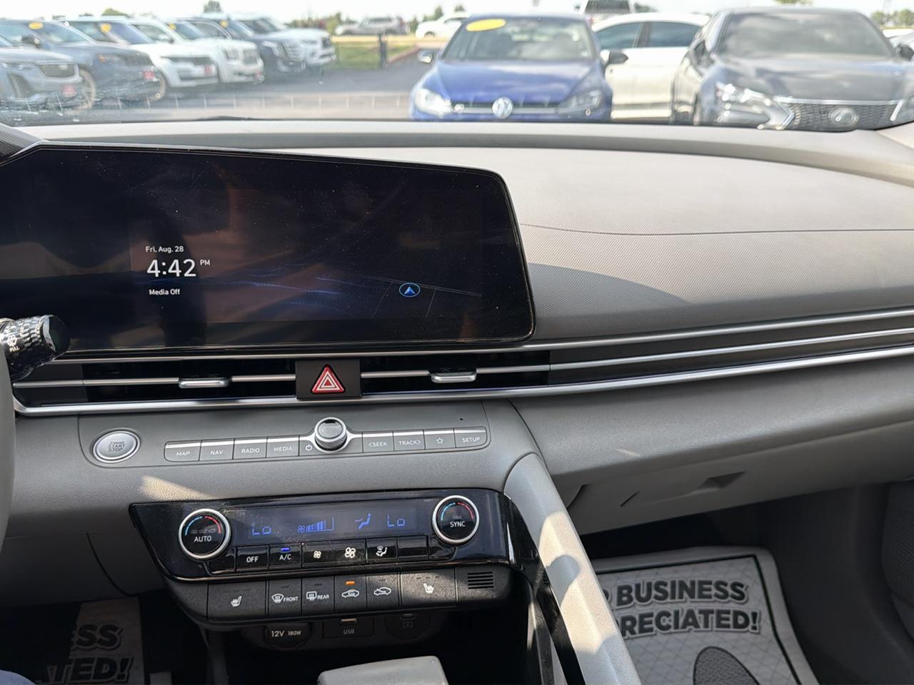 Hyundai Elantra SEL Convenience IVT 2025