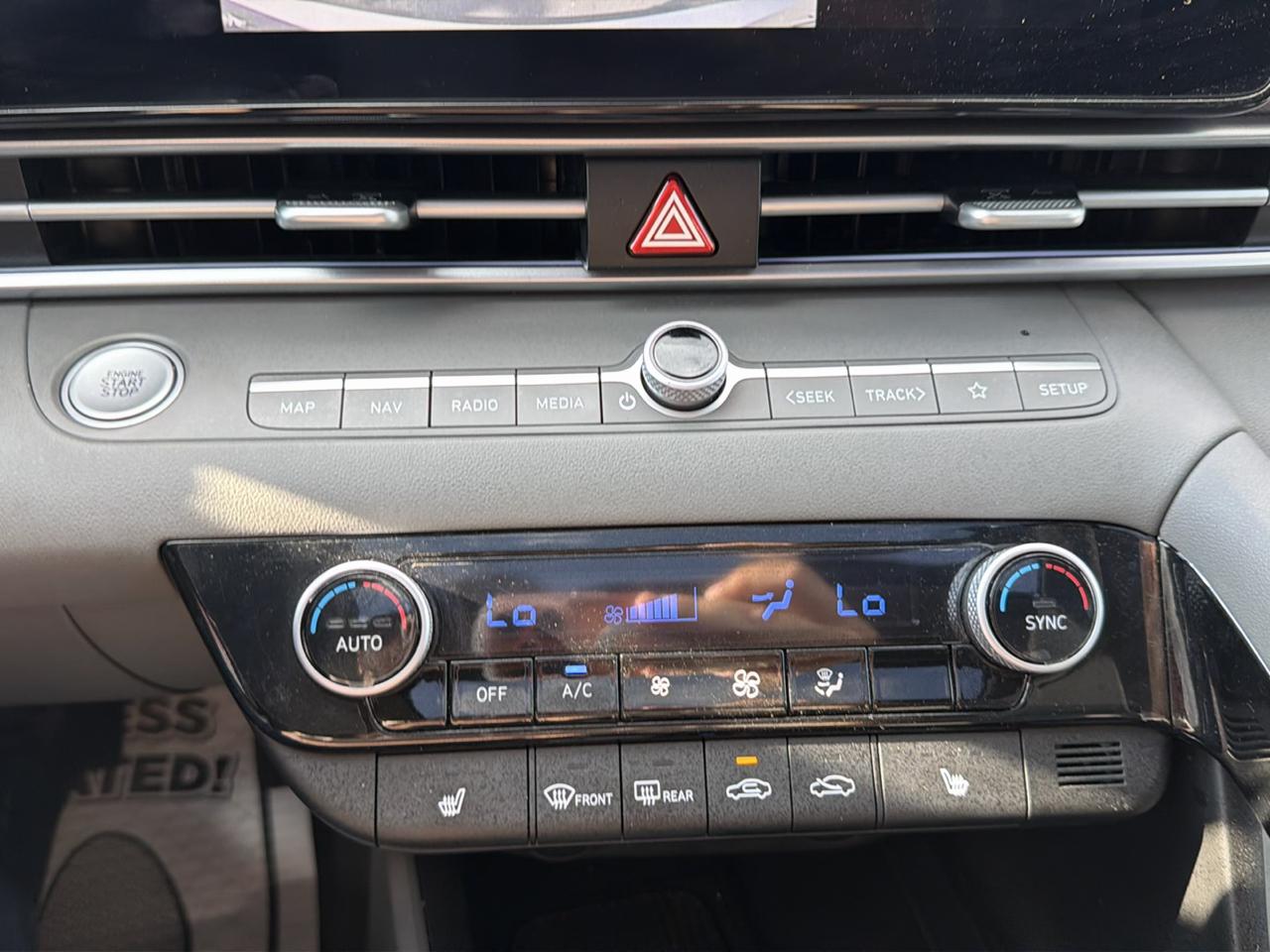 Hyundai Elantra SEL Convenience IVT 2025