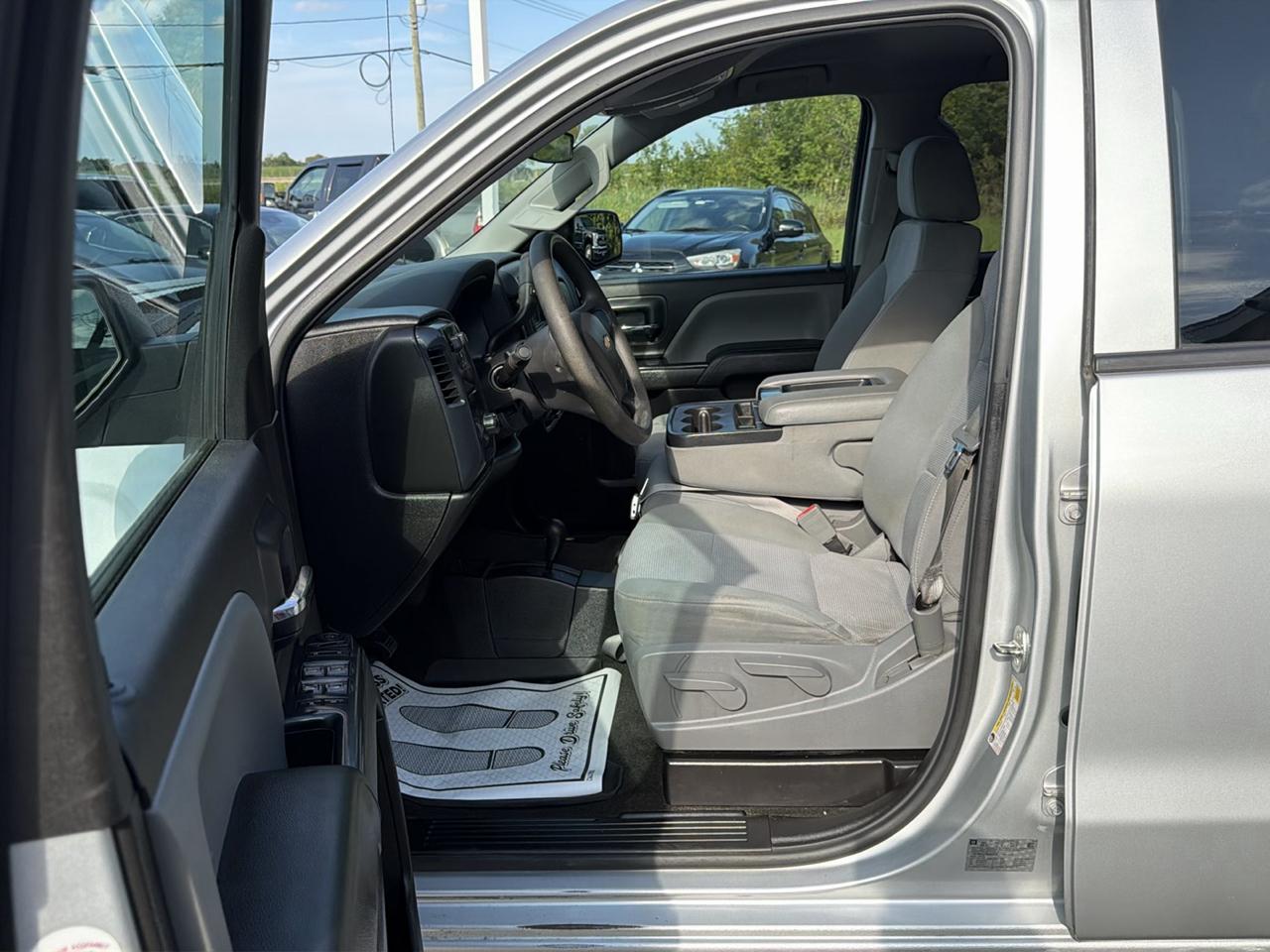 Chevrolet Silverado 1500 4WD Double Cab 143.5" Custom 2016