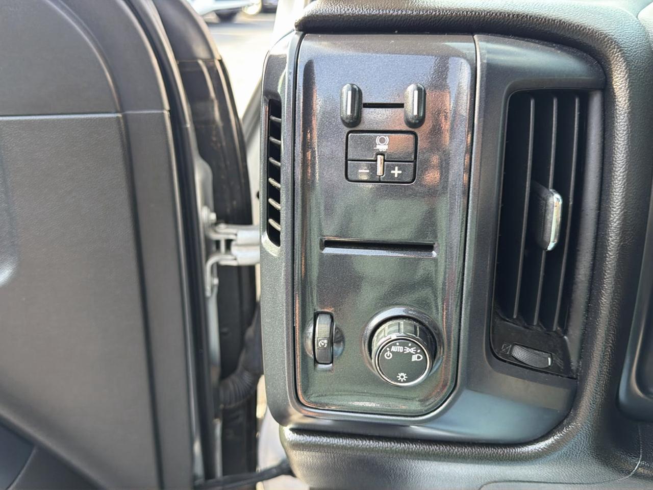 Chevrolet Silverado 1500 4WD Double Cab 143.5" Custom 2016