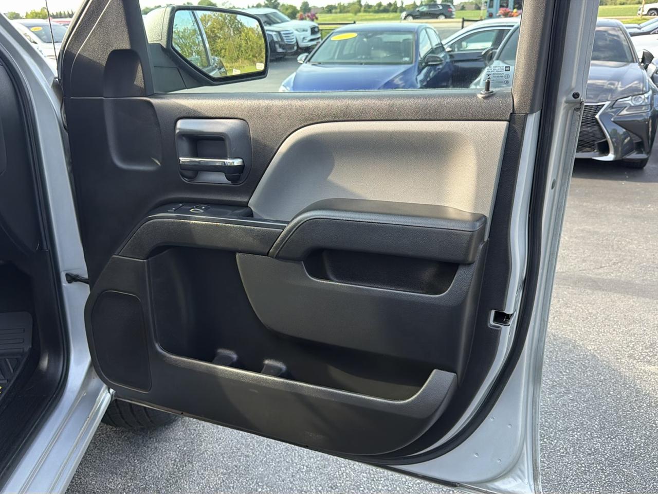 Chevrolet Silverado 1500 4WD Double Cab 143.5" Custom 2016