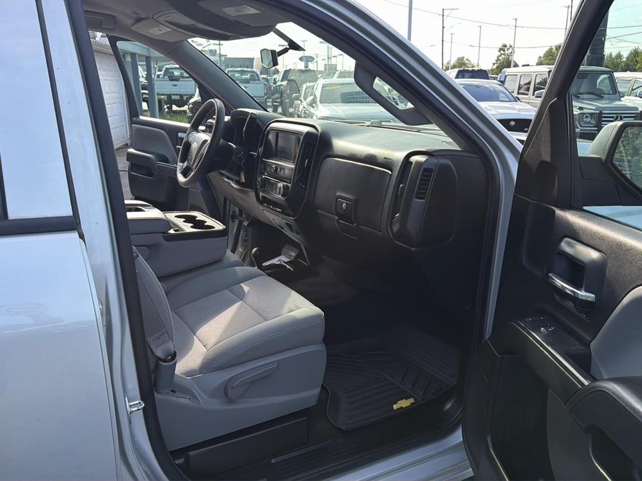 Chevrolet Silverado 1500 4WD Double Cab 143.5" Custom 2016