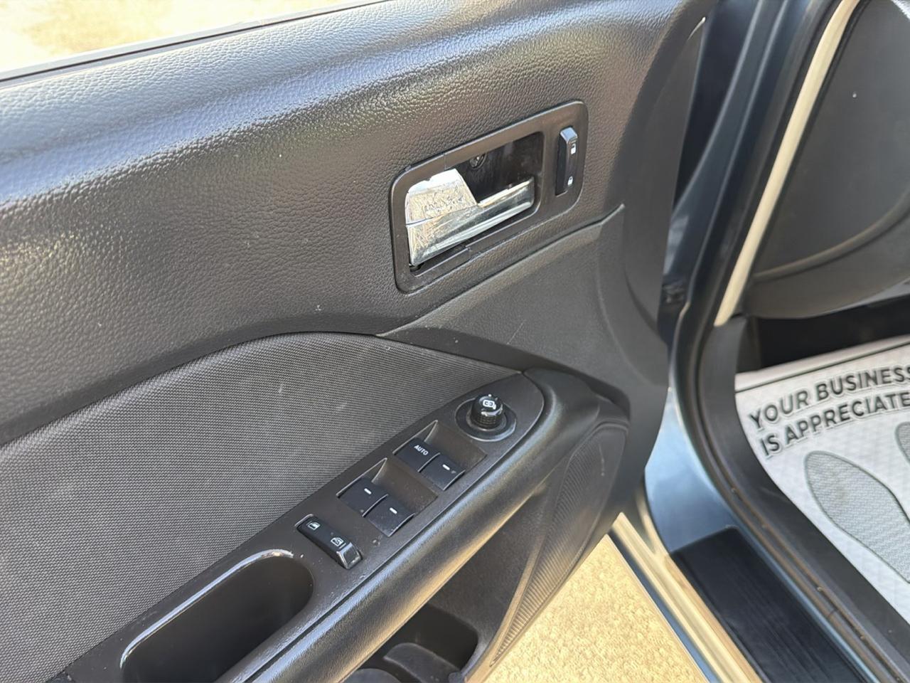 Ford Fusion 4dr Sdn SE FWD 2012