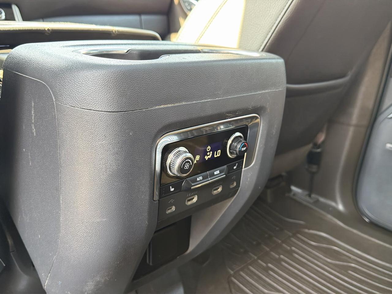 GMC Yukon XL 4WD 4dr Denali 2021