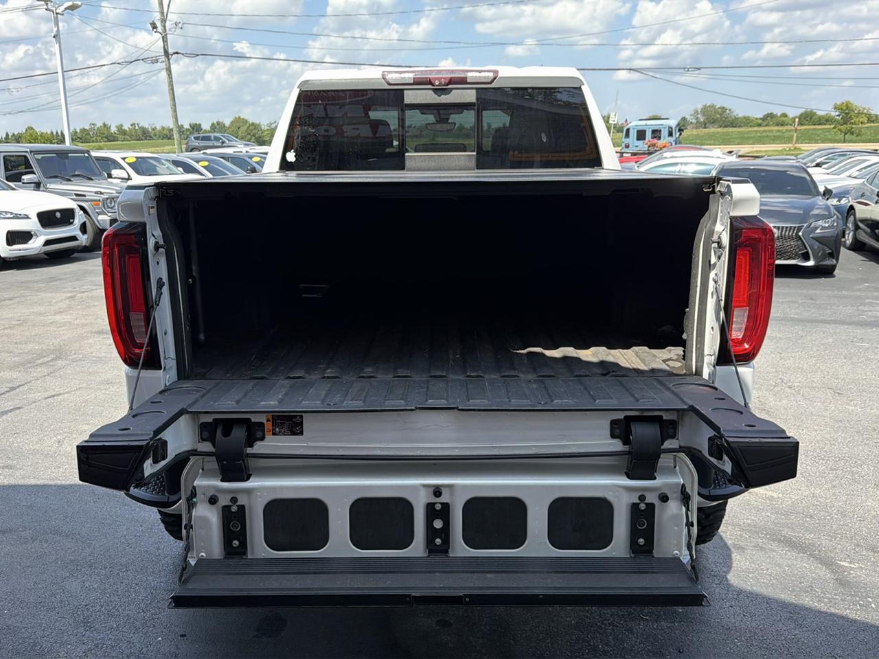 GMC Sierra 1500 4WD Crew Cab 147" Denali 2020