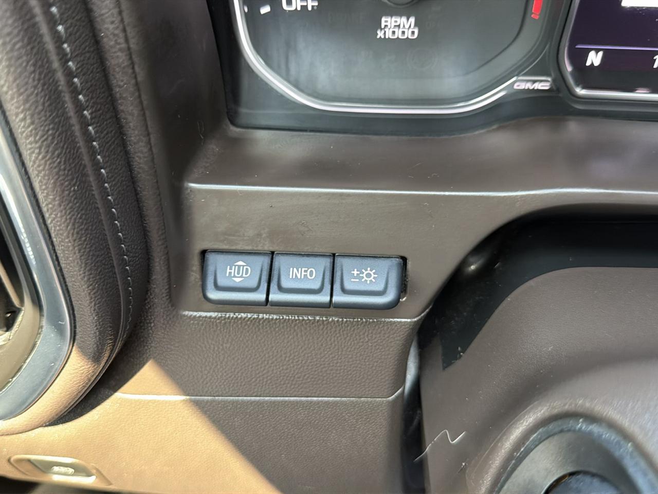 GMC Sierra 1500 4WD Crew Cab 147" Denali 2020