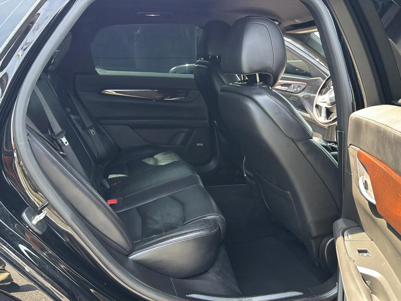Cadillac CT6 4dr Sdn 2.0L Turbo RWD 2018