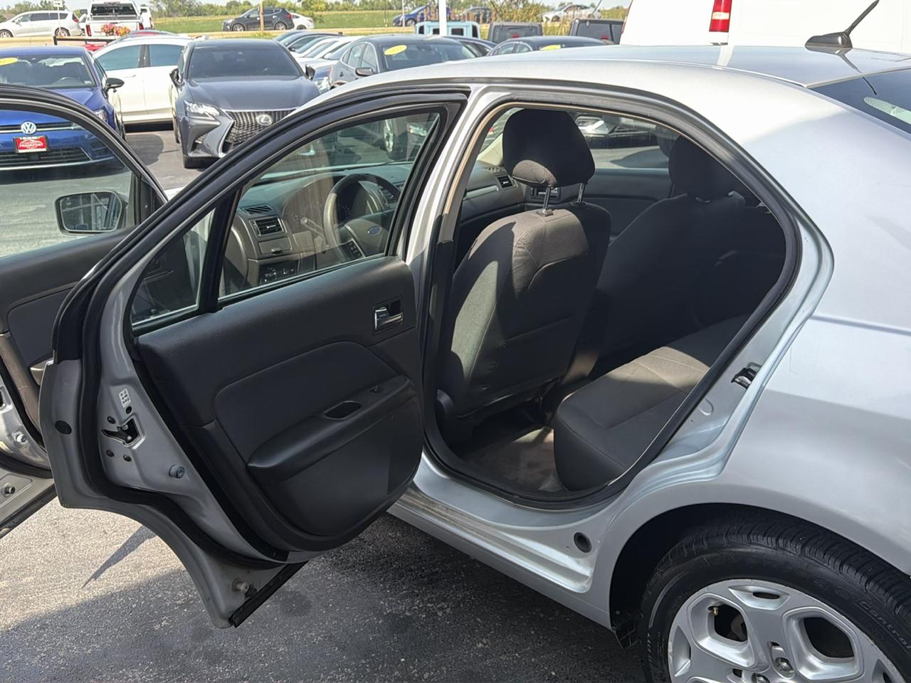 Ford Fusion 4dr Sdn SE FWD 2011